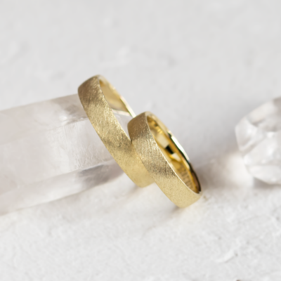 Matte wedding bands with florentine surface CALCOLO