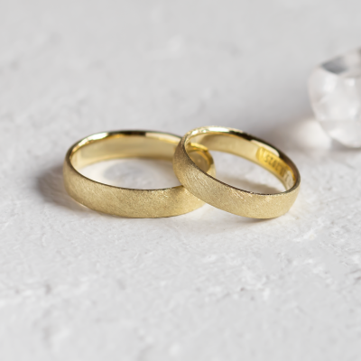Matte wedding bands with florentine surface CALCOLO