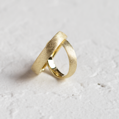 Matte wedding bands with florentine surface CALCOLO