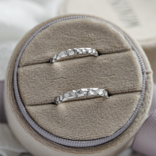 Gold wedding bands with structure CARRARA