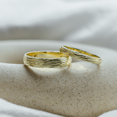 Zlaté snubní prsteny ve tvaru stromu DRIS