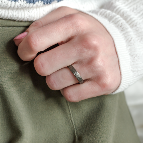 Black wedding rings with woodbark surface EBEN