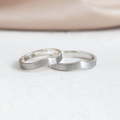 Matné nepravidelné snubní prsteny ELISE