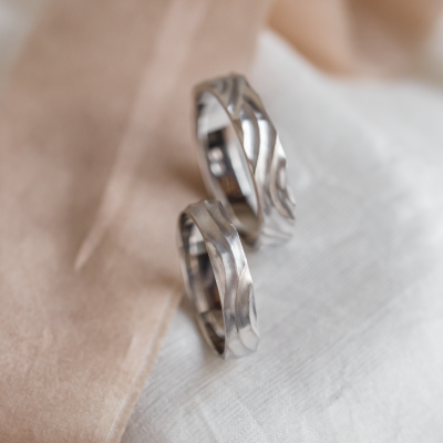 Original wedding rings with waves FIUME