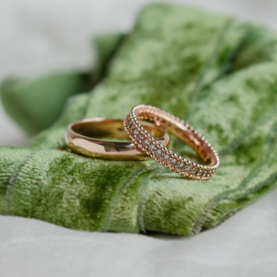 Luxusní snubní zlaté diamantové prsteny KNEDE