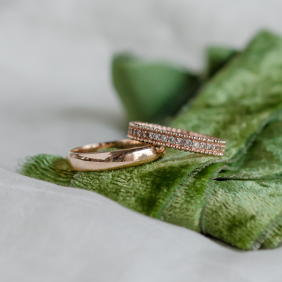 Luxusní snubní zlaté diamantové prsteny KNEDE