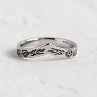 Original wedding bands with curved shape and flowers FOLK