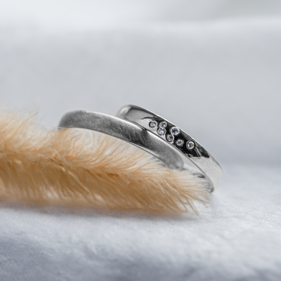Matte and shiny wedding rings LEO