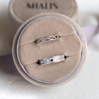 Matching wedding rings with ornament LESI