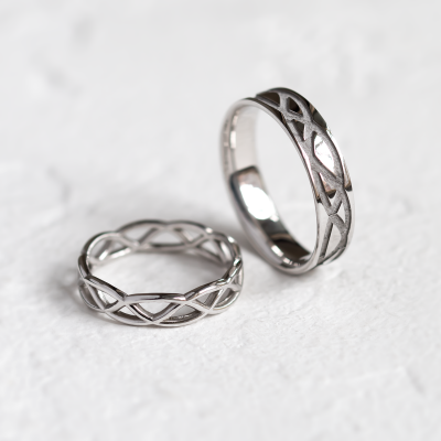 Matching wedding rings with ornament LESI