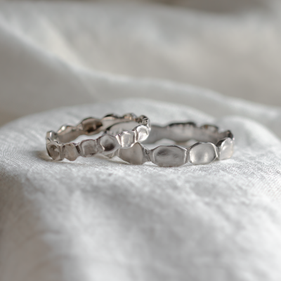Unusual wedding rings with organic structure LISA
