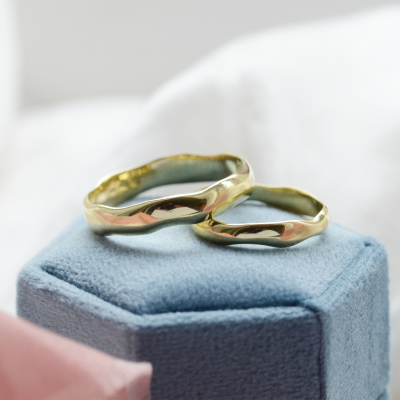 Irregular atypical wedding rings made of gold LUANA