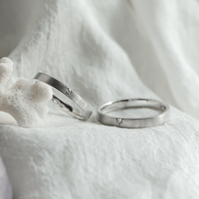 Matné snubní prsteny s diamantem LUCA