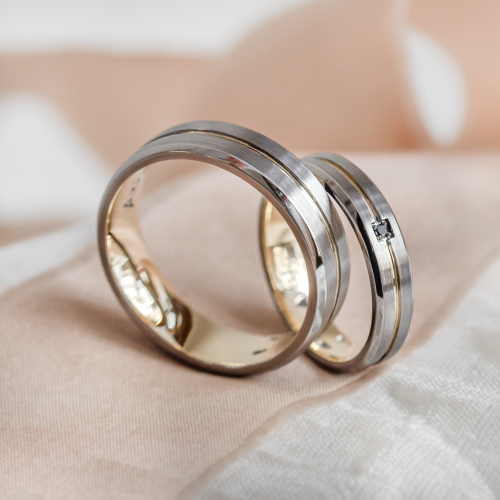 MOON black gold wedding rings with diamond