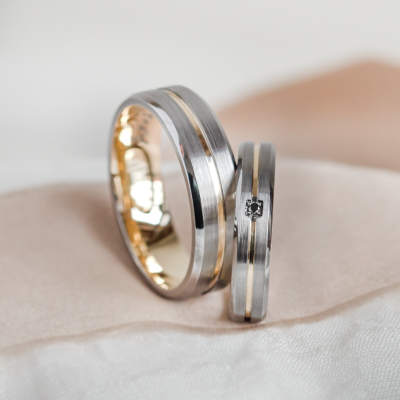 MOON black gold wedding rings with diamond