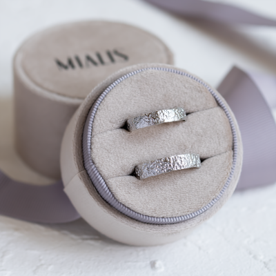 Organic wedding bands with a special surface MOONWALK