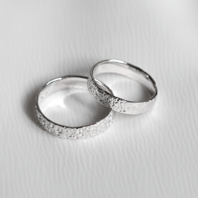 Organic wedding bands with a special surface MOONWALK