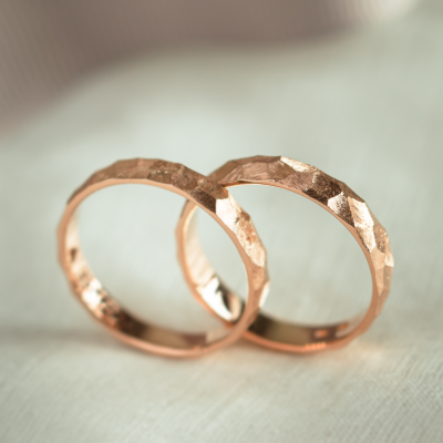 Textured gold wedding rings MUZI