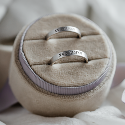 Gravírované snubní prsteny s římskými číslicemi NADIA