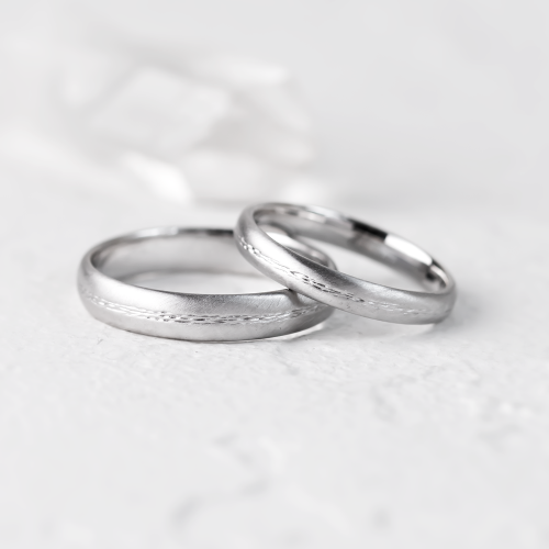 Netradiční snubní prsteny s otisklým reliéfem provázku NASH