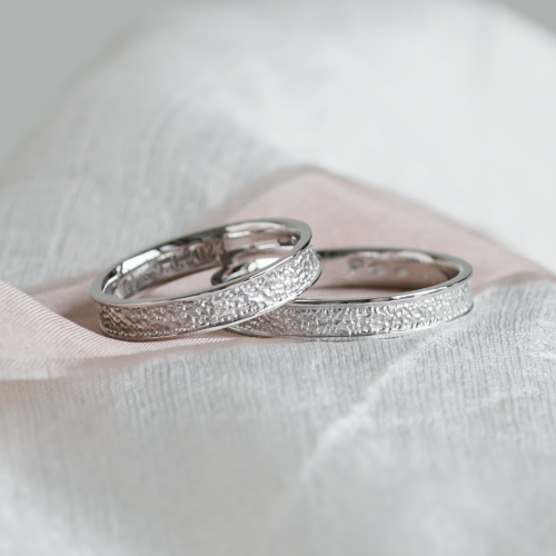 Unusual wedding bands with relief PERFORA