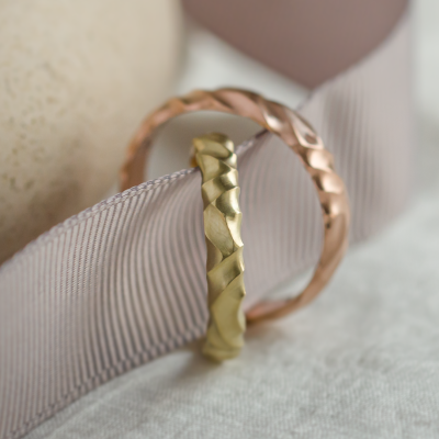 Originální snubní prsteny s vrypy ROCK