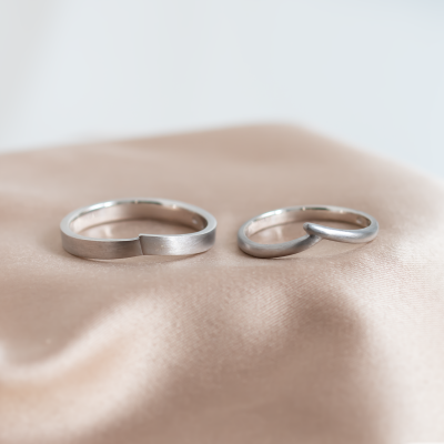 Elegant curved wedding rings SHIRIN