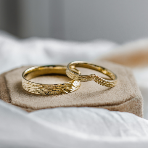 Gold wedding rings with natural surface SIENA