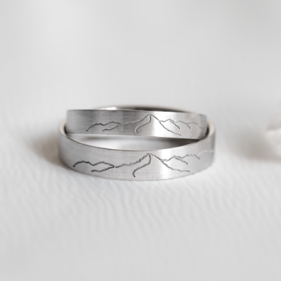 Gold wedding rings with engraved mountains TATRY 