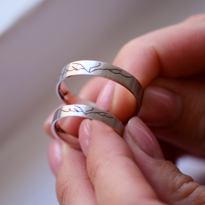 Gold wedding rings with engraved mountains TATRY 